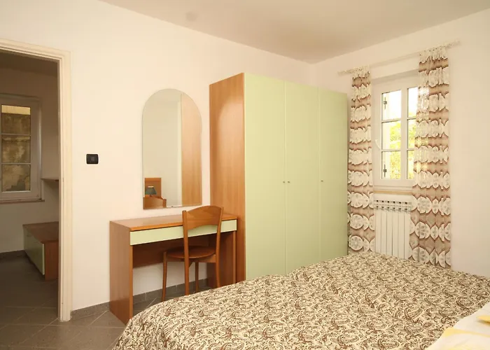 Apartment With Parking Space Nerezine, Losinj - 2518