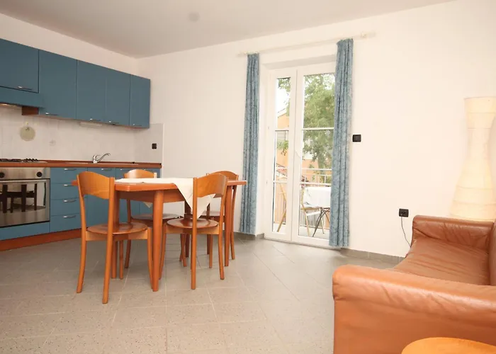 With Parking Space Nerezine, Losinj - 2518 Apartment Nerezine