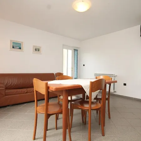 Apartment With Parking Space Nerezine, Losinj - 2518 *