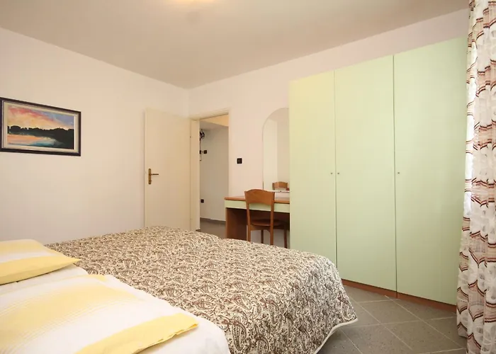 With Parking Space Nerezine, Losinj - 2518 Apartmán Nerezine
